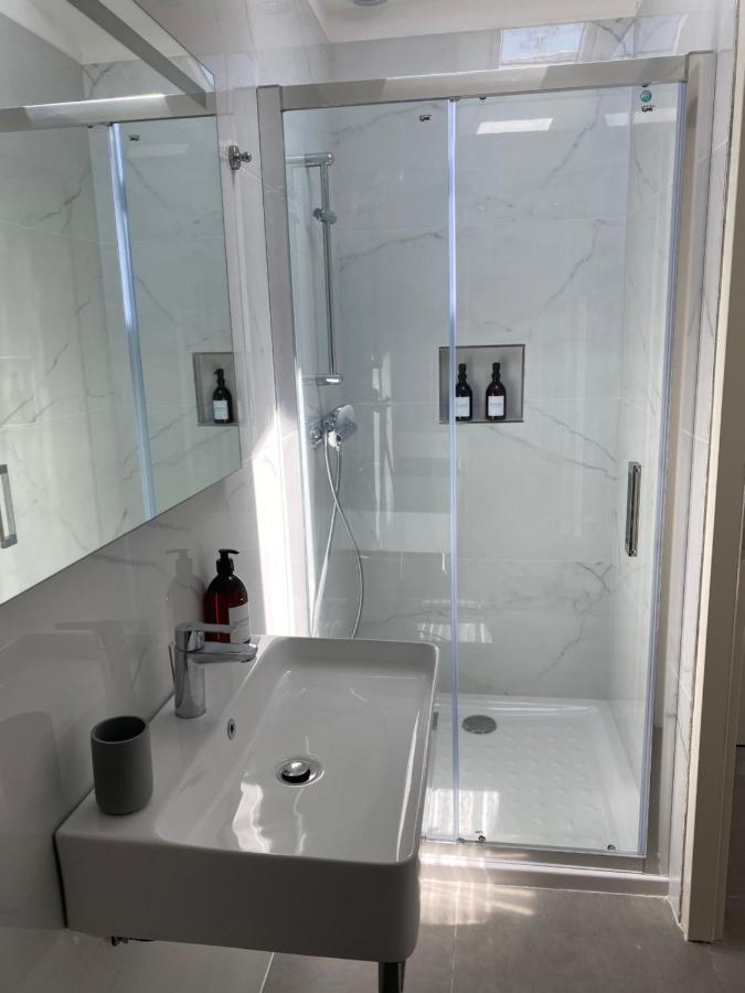 Le Petit Bijou Sete, Quatre Appartements Au Centre Ville, Trois Avec Vue Canal Экстерьер фото
