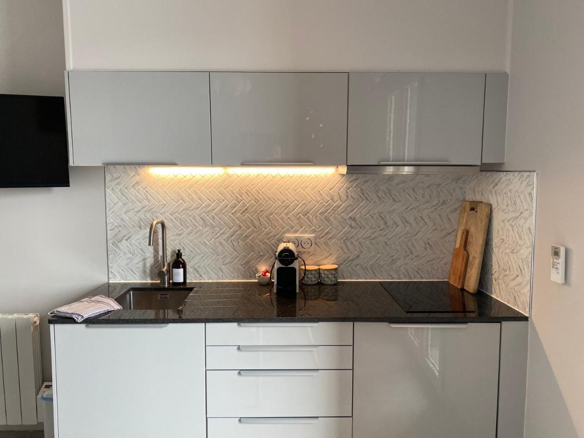 Le Petit Bijou Sete, Quatre Appartements Au Centre Ville, Trois Avec Vue Canal Экстерьер фото