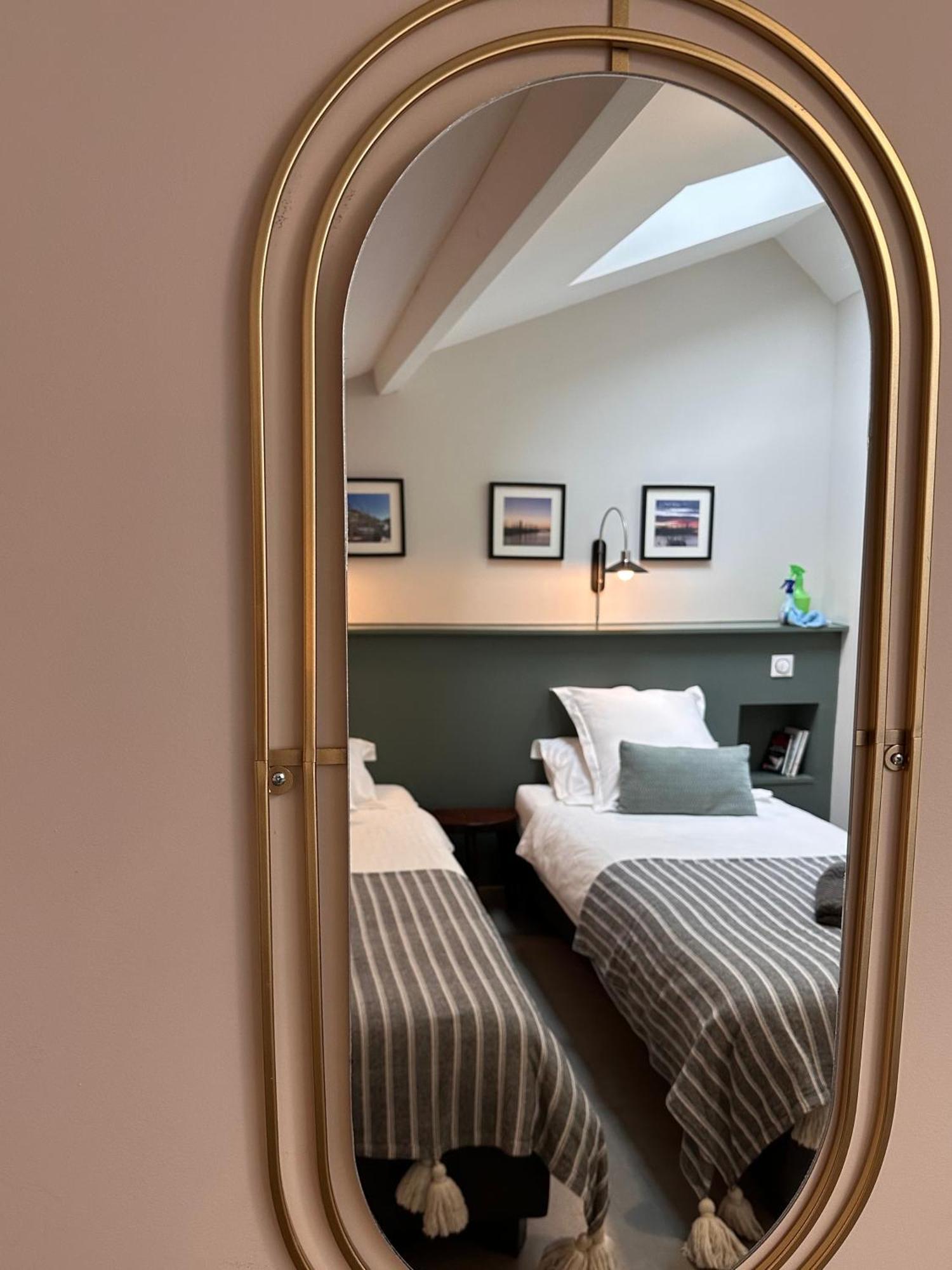 Le Petit Bijou Sete, Quatre Appartements Au Centre Ville, Trois Avec Vue Canal Экстерьер фото