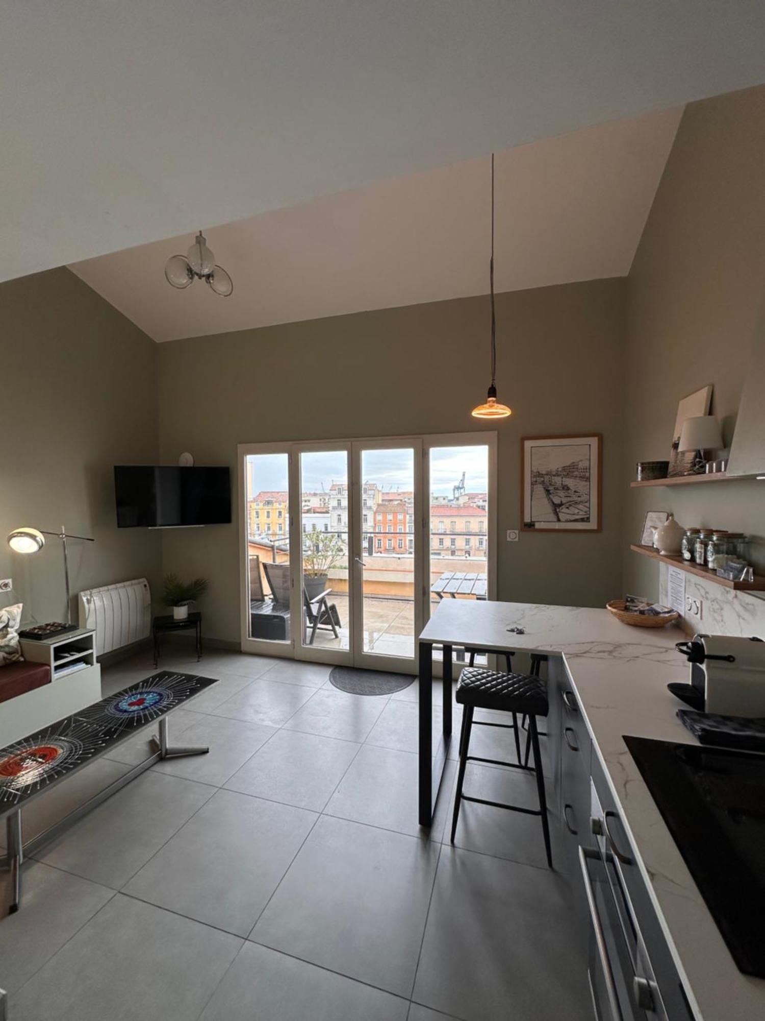 Le Petit Bijou Sete, Quatre Appartements Au Centre Ville, Trois Avec Vue Canal Экстерьер фото